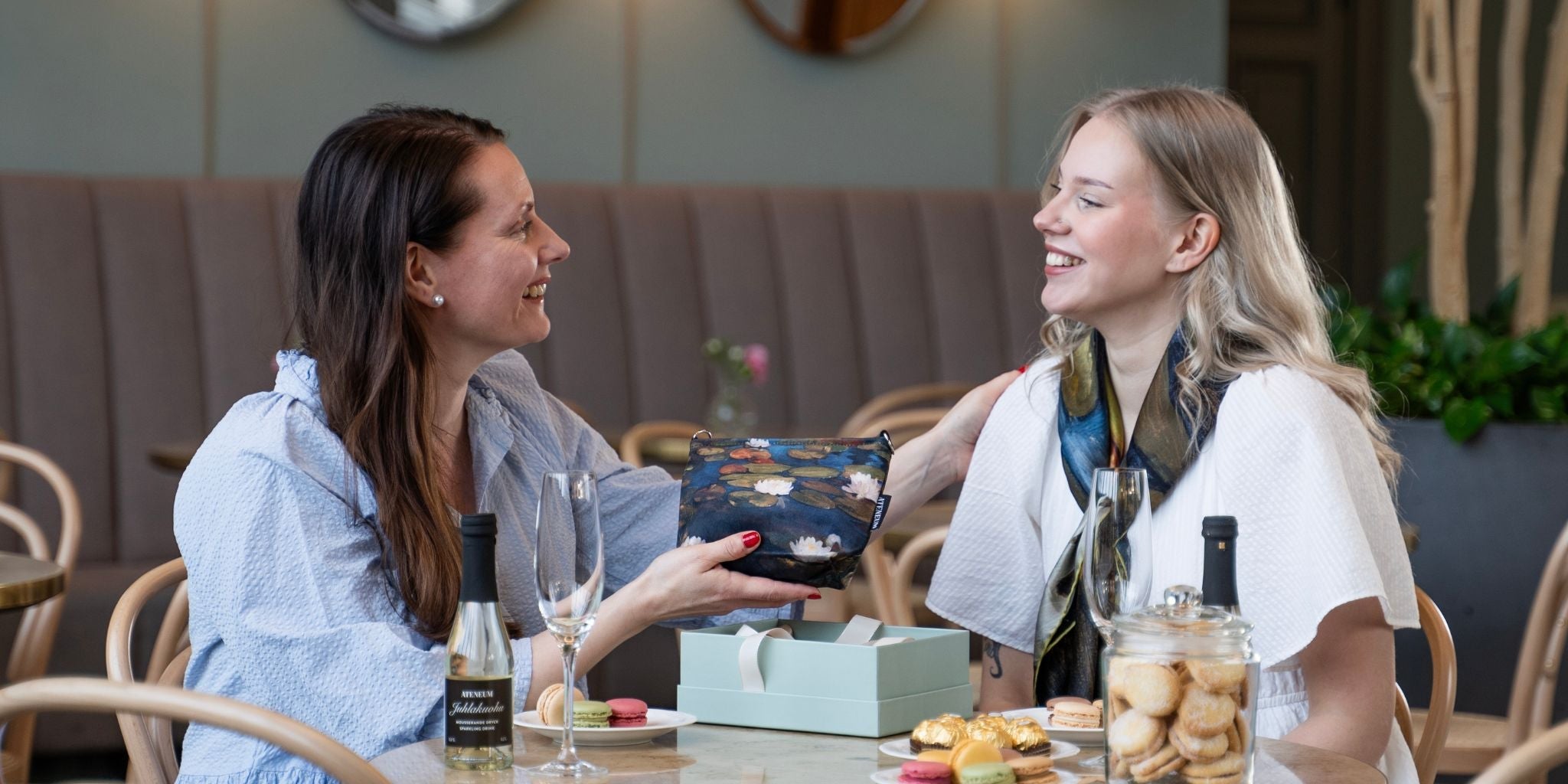 Lahjoja taiteen ystäville